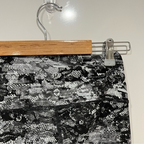 Lululemon Wunder Under High-Rise 7/8 Tight *Full-On Luxtreme 25" - Picture 9 of 14